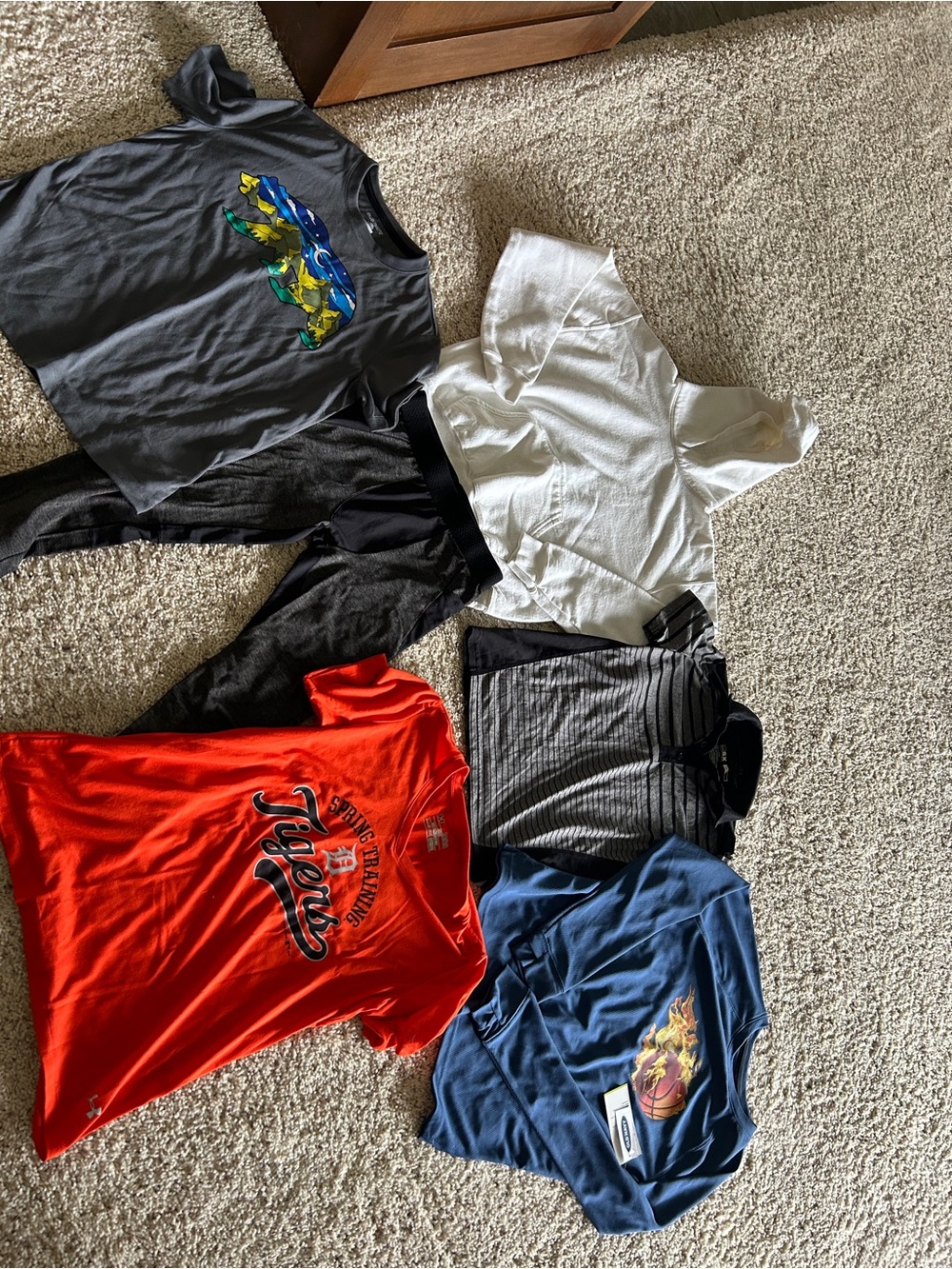 Boys Clothing, size L (10-12), some new with tags, sweatshirt, leggings, T-shirt
